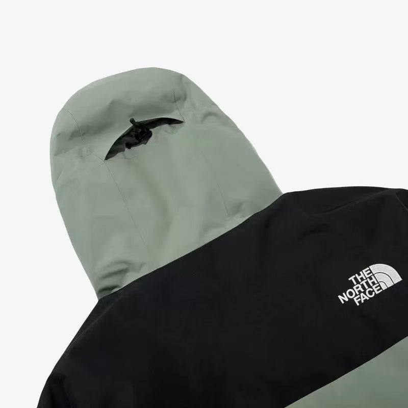 The North Face Summit Series Technical Jacket - Cream/Black Colorblock with Dual-Zip Design